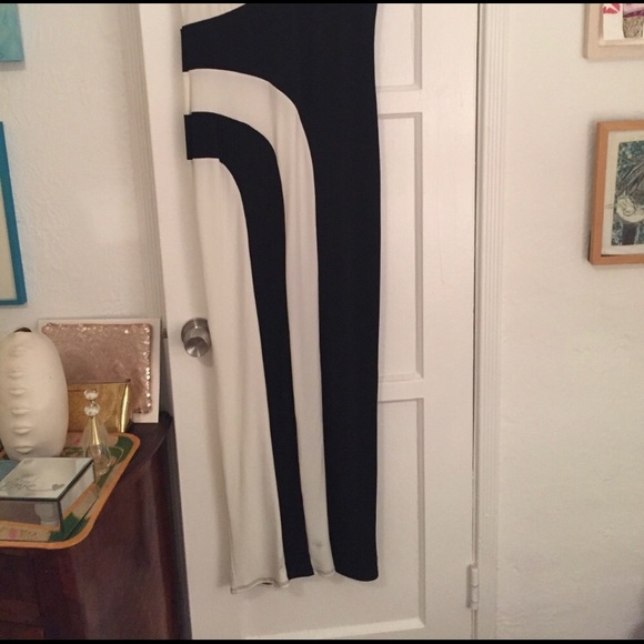 Black and White Bodycon dress size 8 NWT - Picture 3 of 3